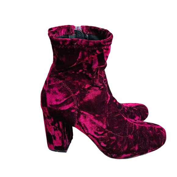 MIA Vickie crushed velvet booties berry red US 9,5M Mod Go-Go Fashion Booties - Picture 4 of 11